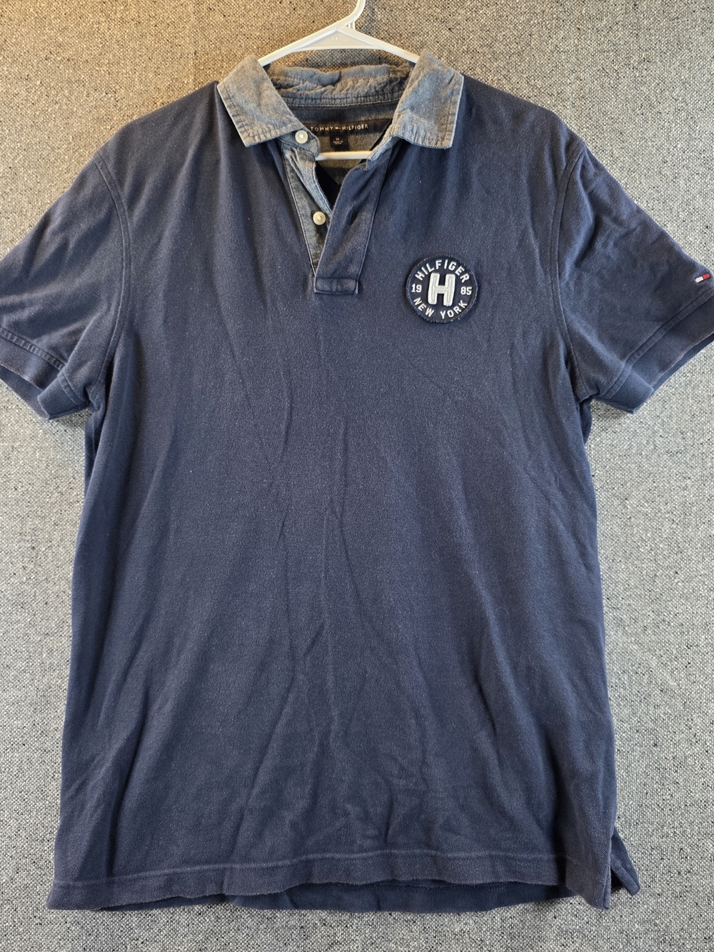 Tommy Hilfiger Polo Shirt Mens Medium Navy Denim Collar 1985 Patch Logo Cotton